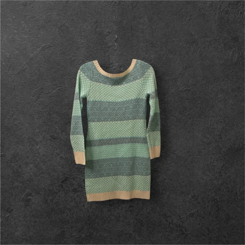 Derek Heart Teal and Cream Knit Top - Picture 3 of 5